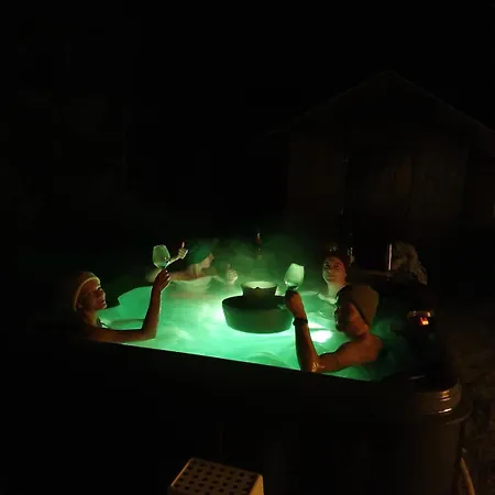 Jacuzzi Under Stjernene *